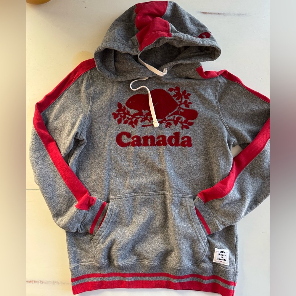 Roots Gray and Red Canada hooded sweatshirt Heavyweight women’s small